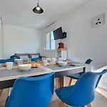 Inclus - Plein Centre - Netflix - Moontown * Lunéville