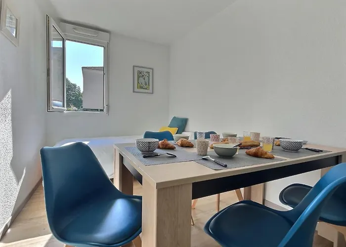 Inclus - Plein Centre - Netflix - Moontown 吕内维尔